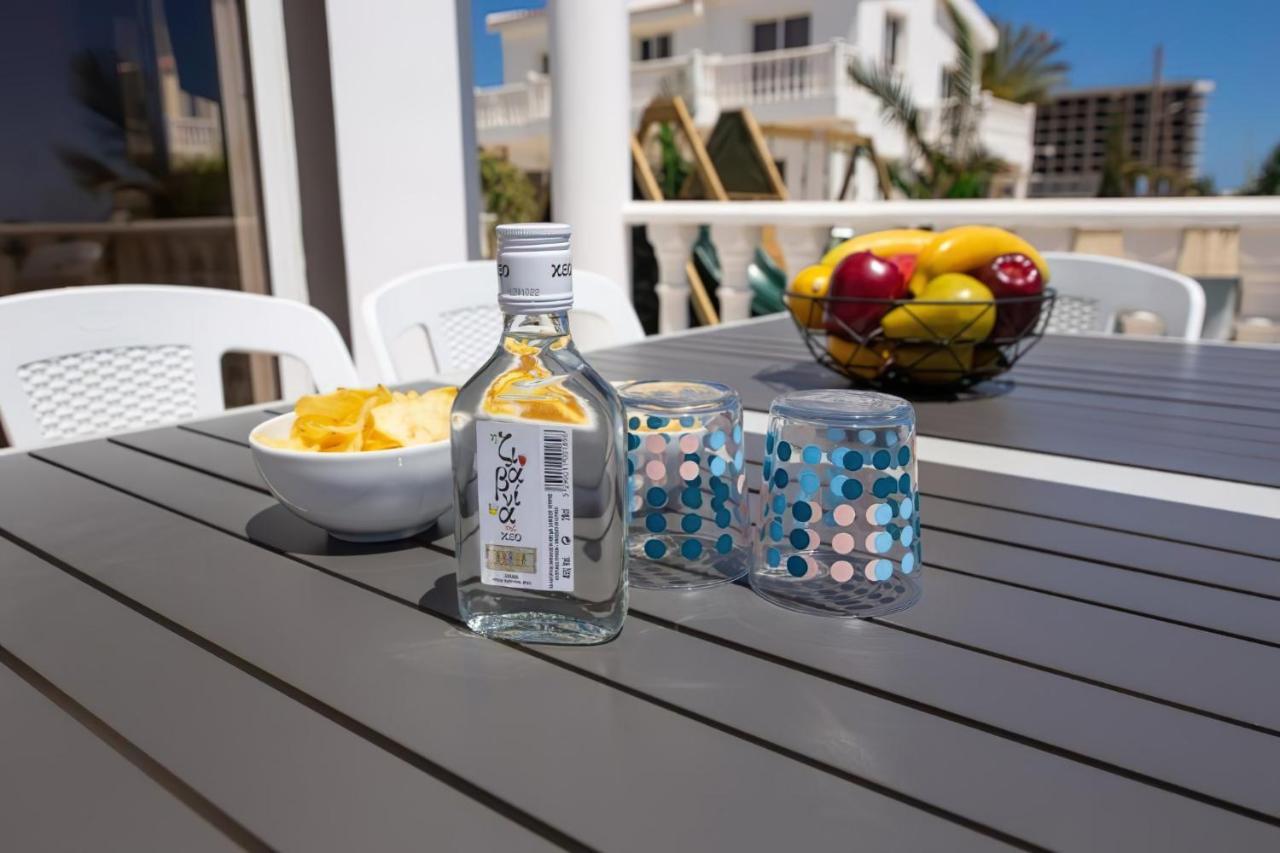 Villa Suncity Boutique Beachfront Agia Napa Buitenkant foto