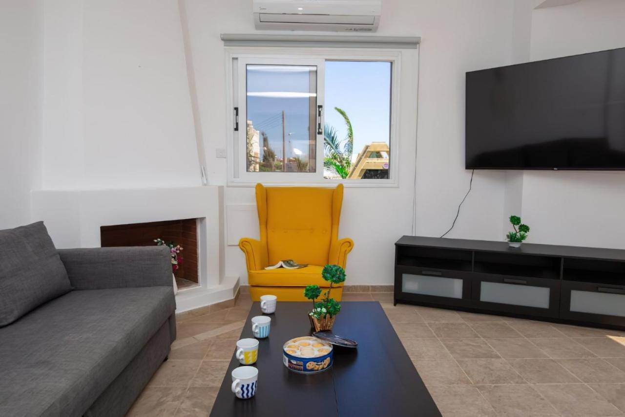 Villa Suncity Boutique Beachfront Agia Napa Buitenkant foto
