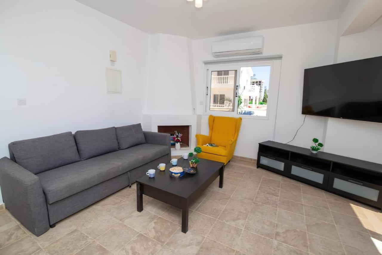 Villa Suncity Boutique Beachfront Agia Napa Buitenkant foto