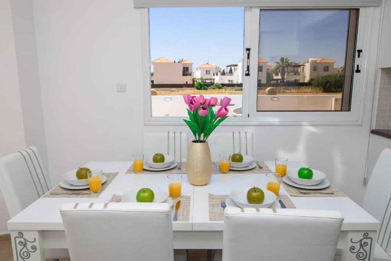 Villa Suncity Boutique Beachfront Agia Napa Buitenkant foto