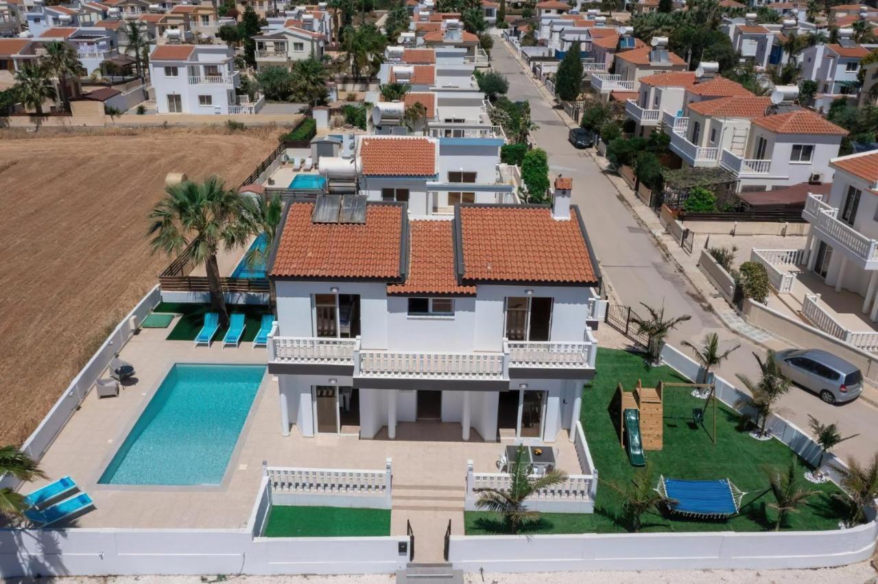Villa Suncity Boutique Beachfront Agia Napa Buitenkant foto