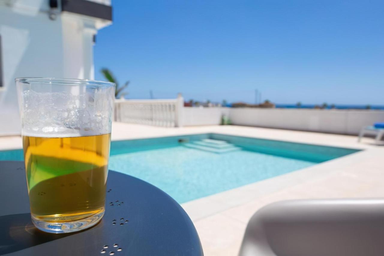 Villa Suncity Boutique Beachfront Agia Napa Buitenkant foto