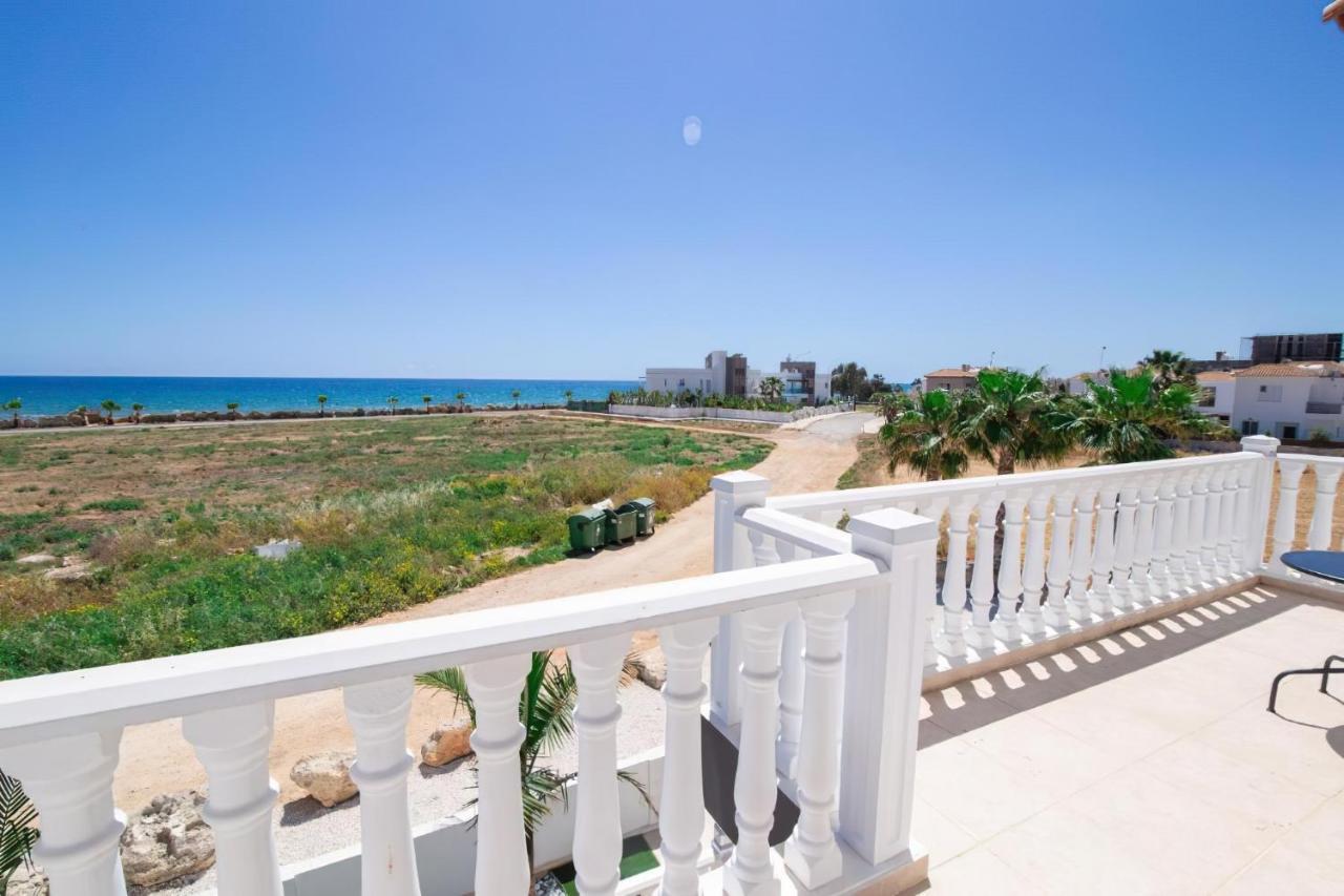 Villa Suncity Boutique Beachfront Agia Napa Buitenkant foto