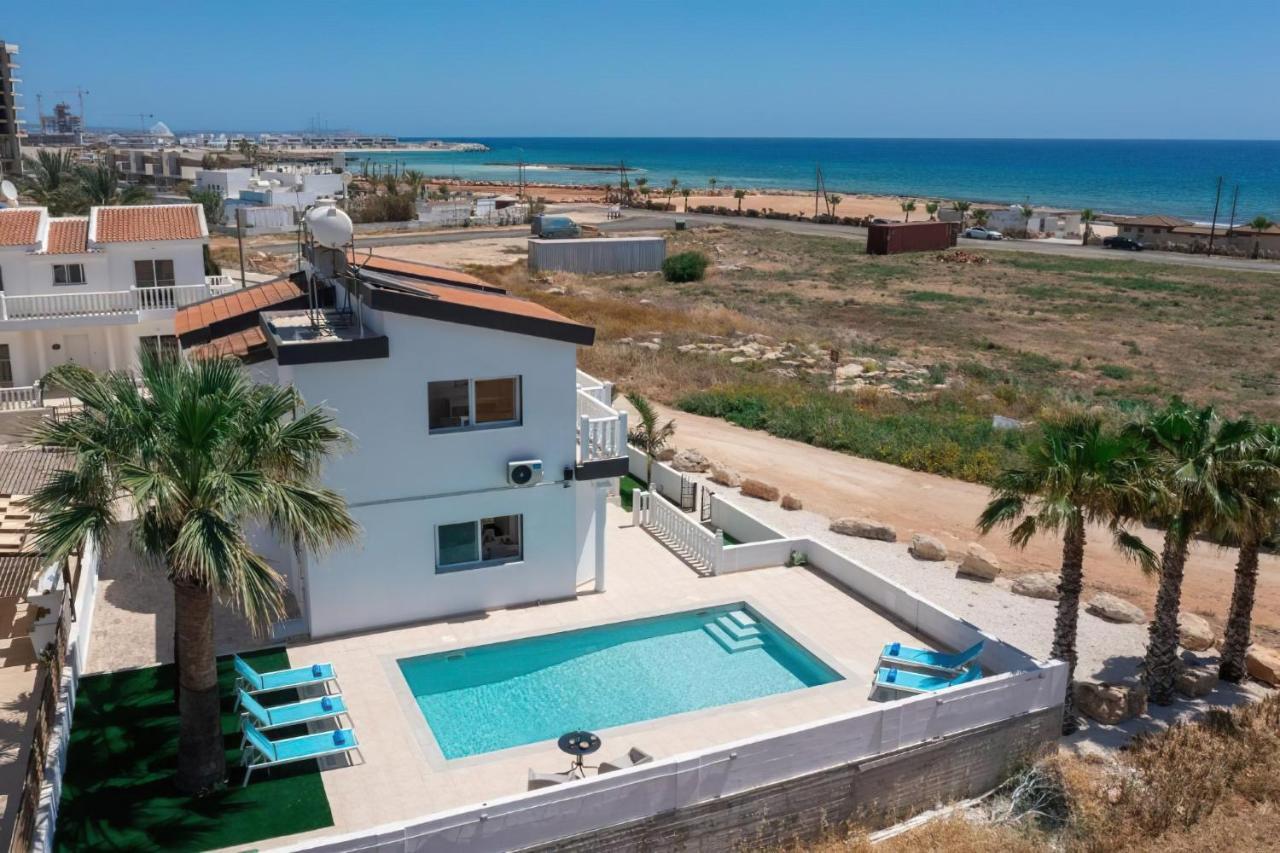 Villa Suncity Boutique Beachfront Agia Napa Buitenkant foto