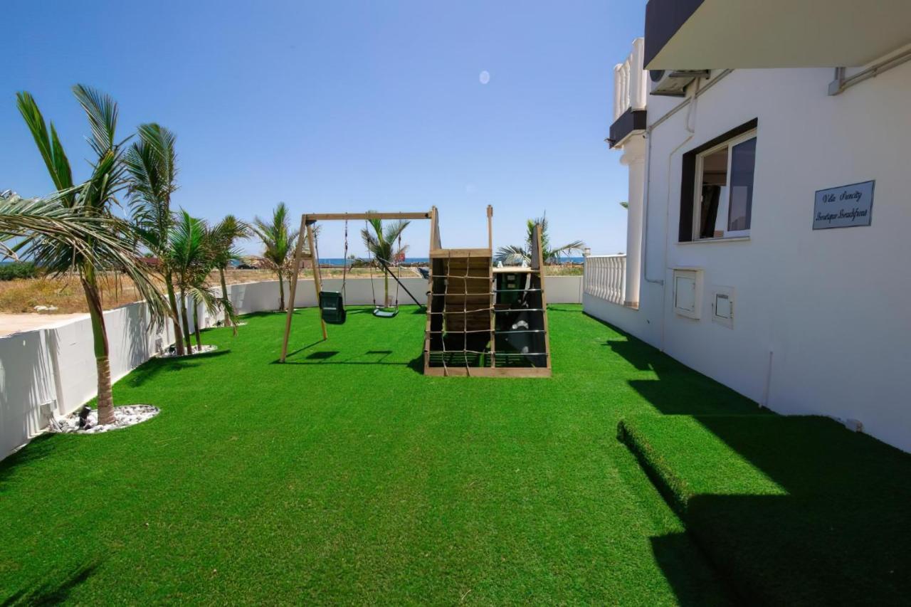 Villa Suncity Boutique Beachfront Agia Napa Buitenkant foto