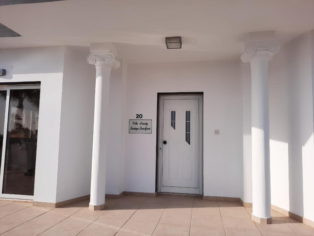 Villa Suncity Boutique Beachfront Agia Napa Buitenkant foto