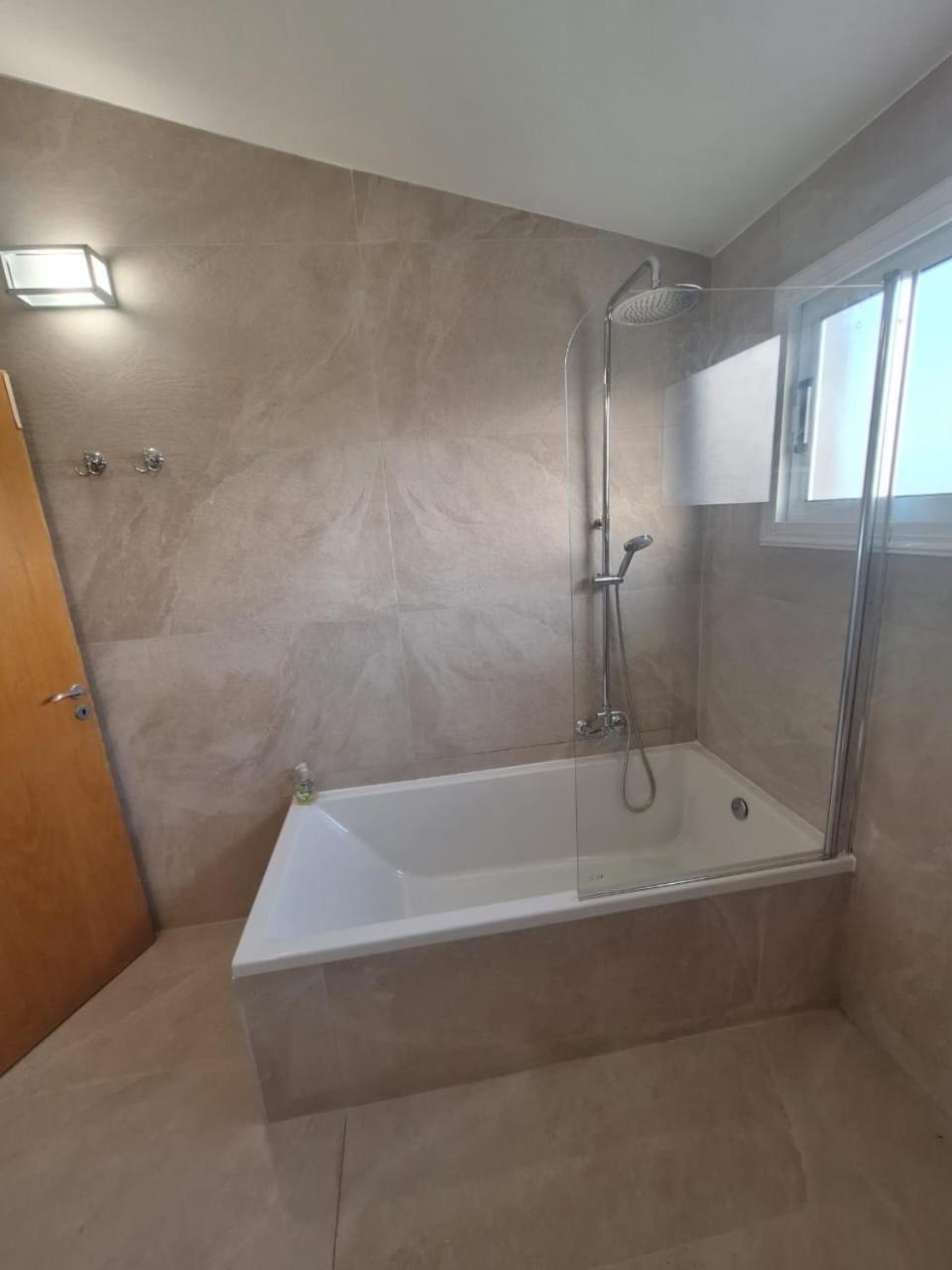 Villa Suncity Boutique Beachfront Agia Napa Buitenkant foto