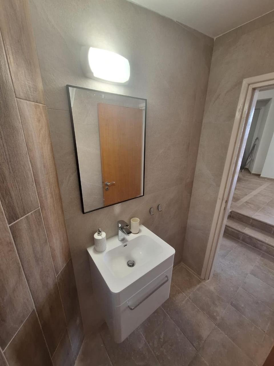Villa Suncity Boutique Beachfront Agia Napa Buitenkant foto
